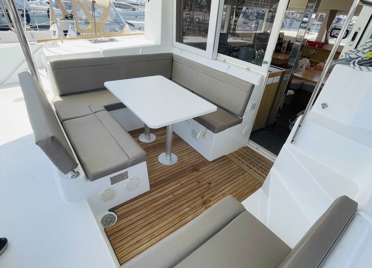 Nauclub Charter Alquiler Barco en Ibiza Formentera Sanxenxo 12 El catamarán LaNena