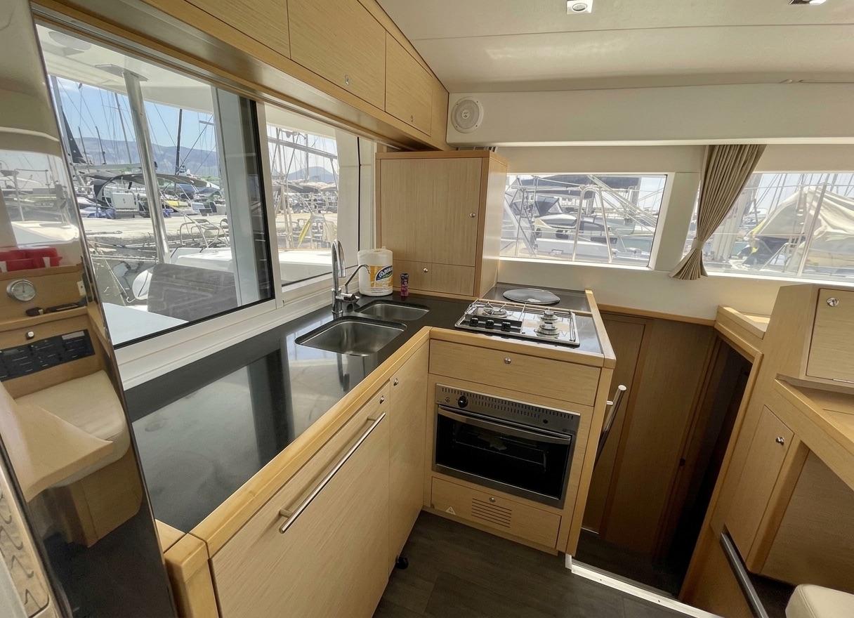 Nauclub Charter Alquiler Barco en Ibiza Formentera Sanxenxo 12El catamarán LaNena